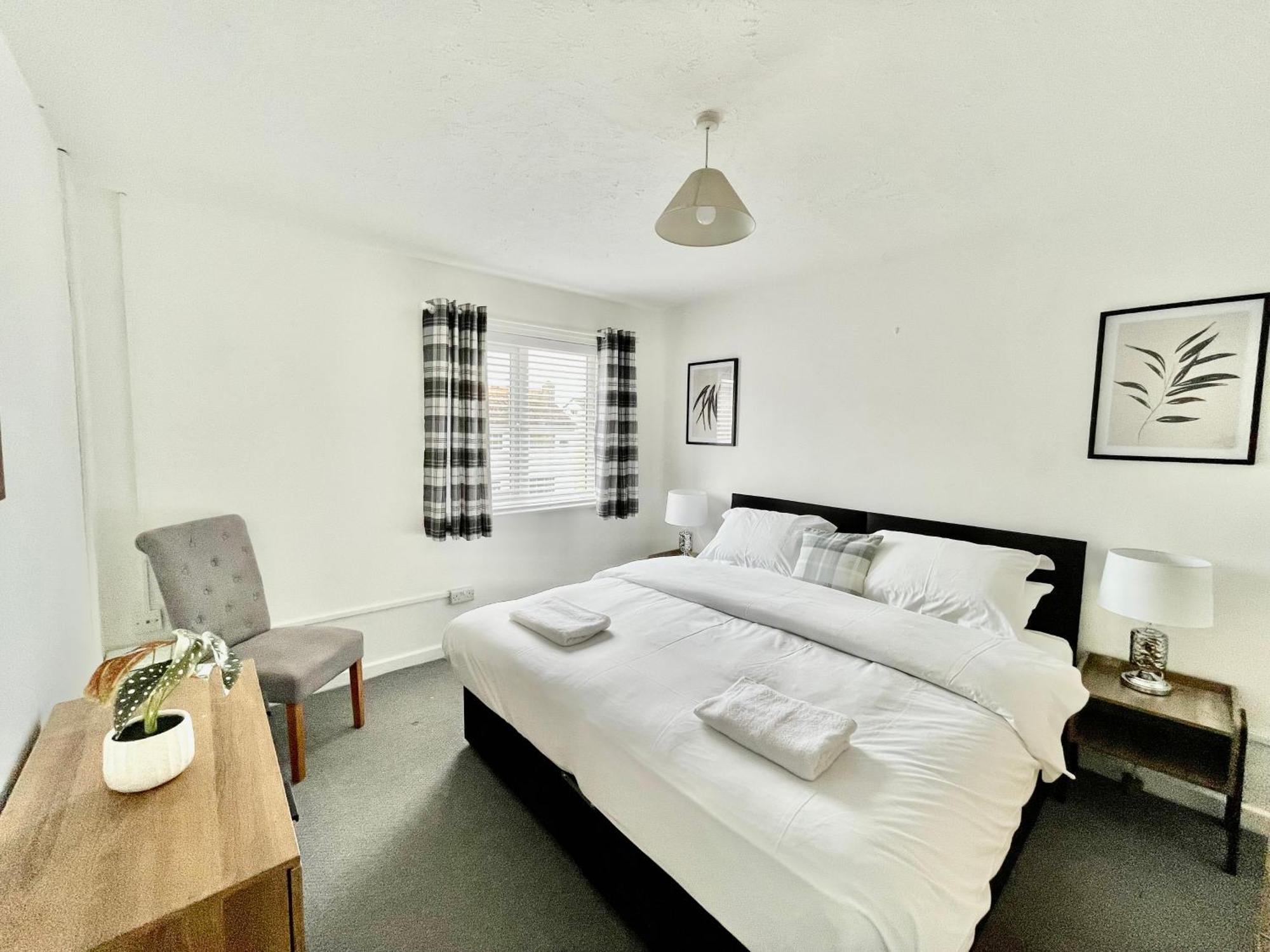 Cae Glas Apartments 霍利黑德 外观 照片
