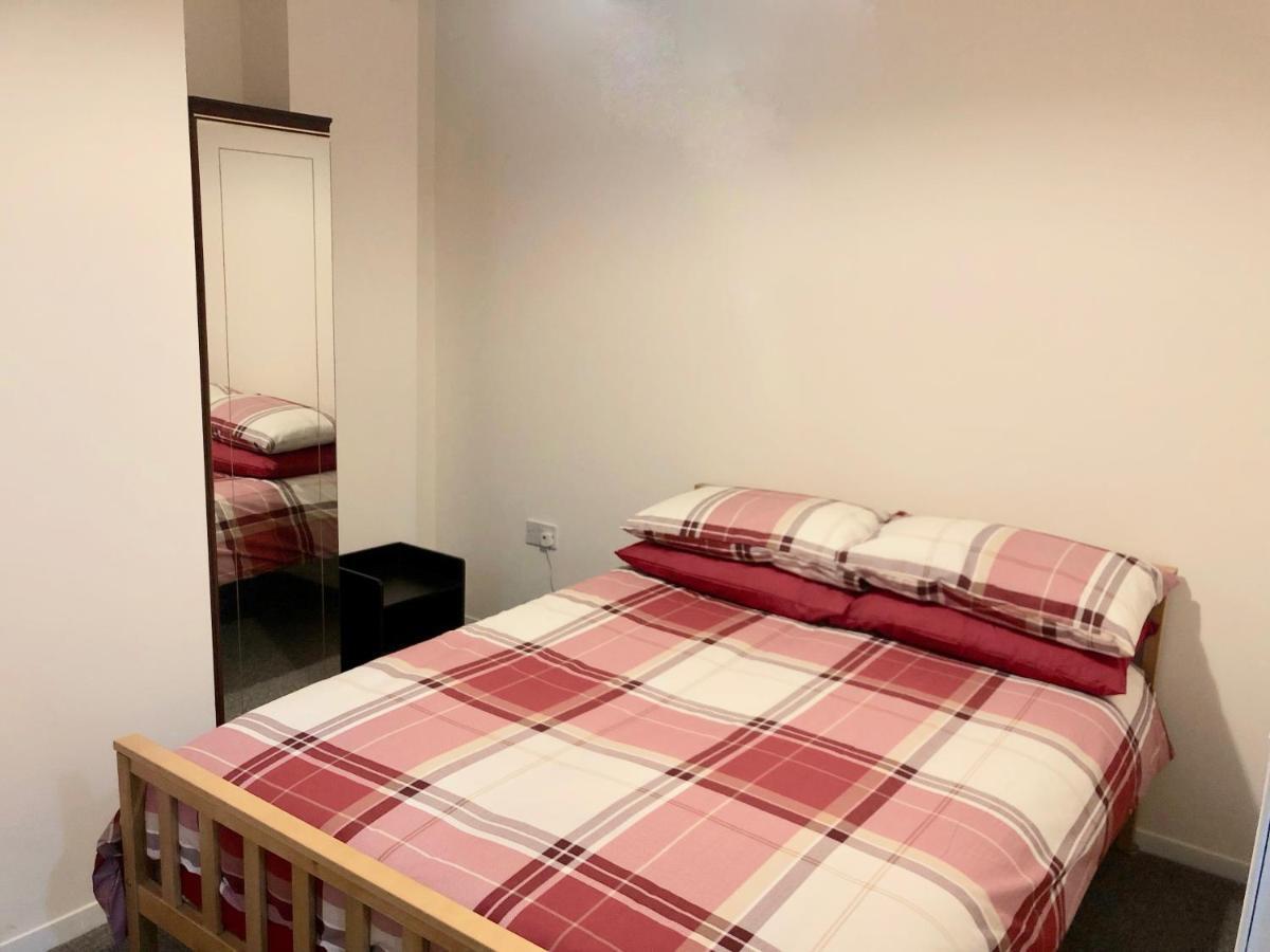 Cae Glas Apartments 霍利黑德 外观 照片